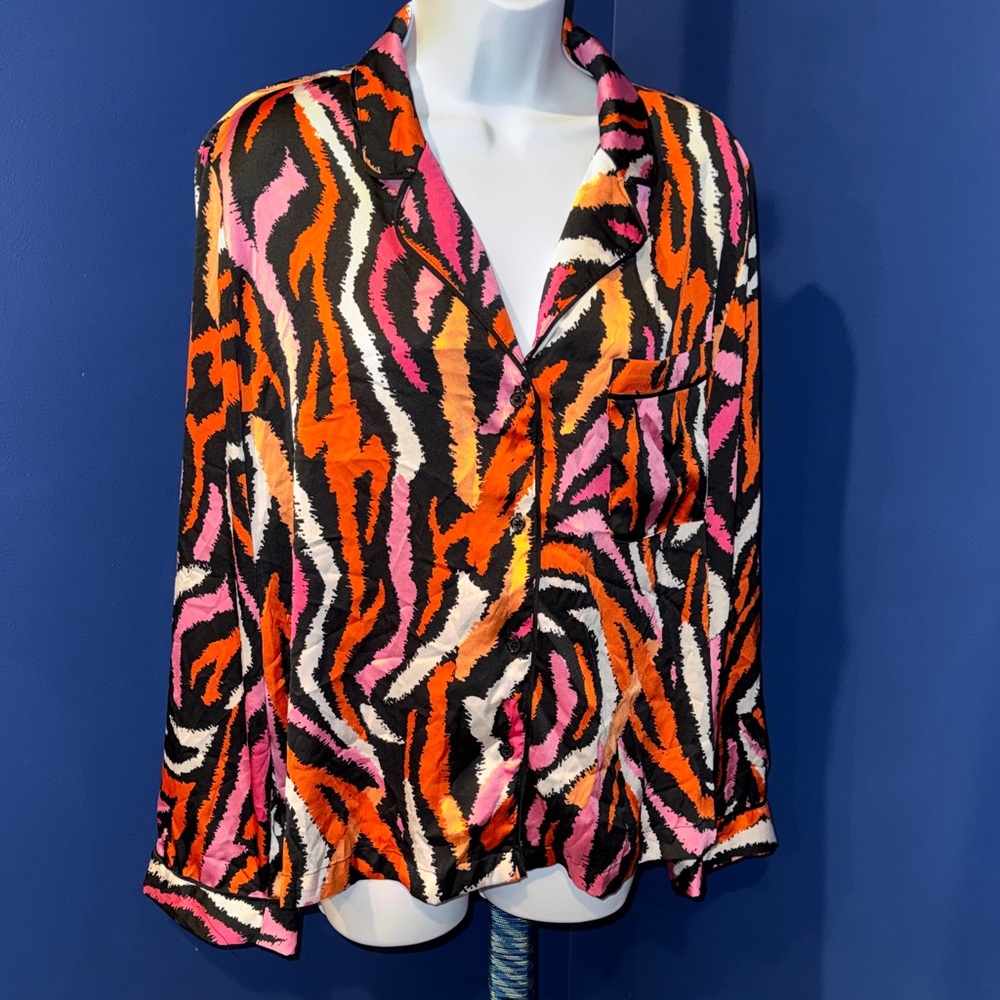 Diane Von Furstenberg- NWOT Satin Feel Zebra Print Blouse | Size Large - Picture 5 of 17